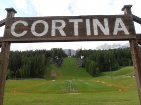 Passaggio vicino al trampolino di Cortina...